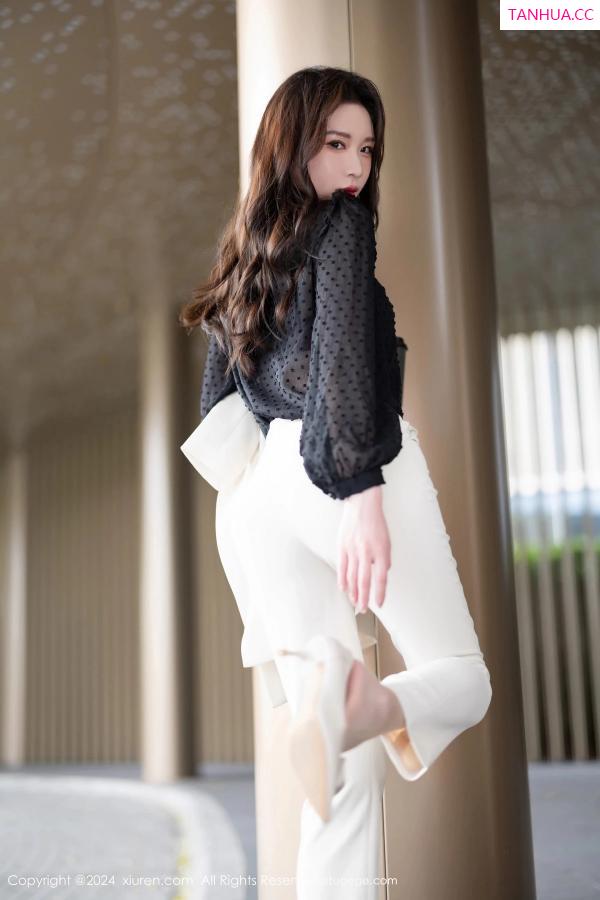 梦心玥  [XiuRen]高清写真图 2024.04.08 No.8354 梦心玥 丝袜美腿第9张图片